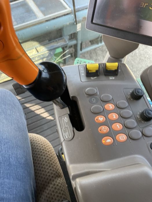 Продається комбайн Джон Дір S670 з зерновою жаткою