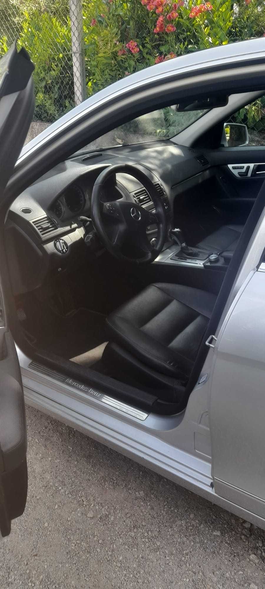 Mercedes-Benz c320