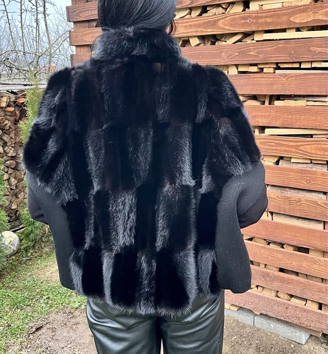 Норкова шубка оверсайз