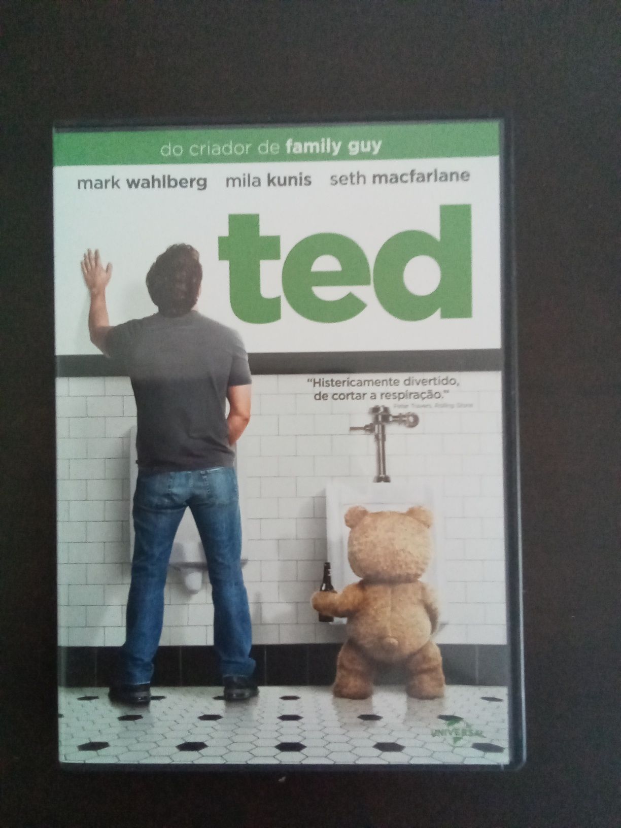 DVD com o filme Ted