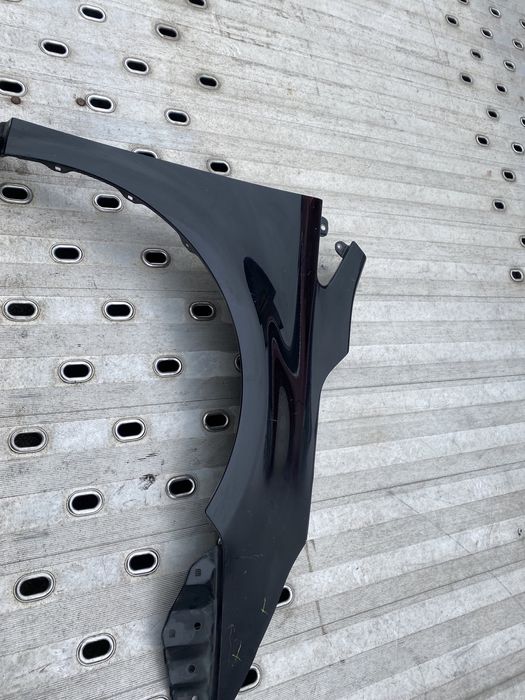 Prawy przedni błotnik toyota avensis t28