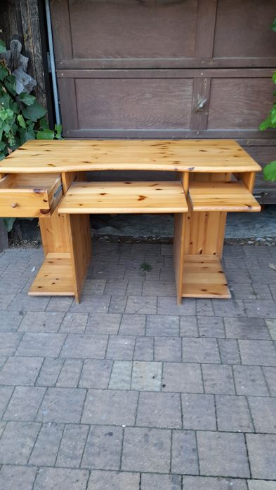 Sosnowe biurko lakierowana, lite drewno