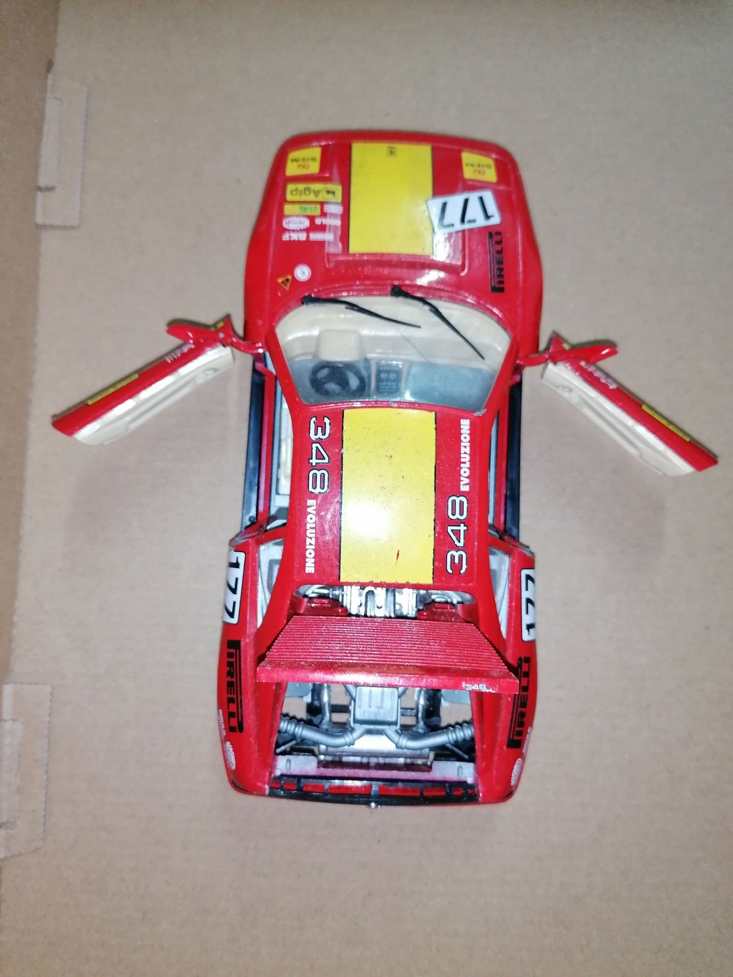Ferrari 348 da BURAGO escala 1:24