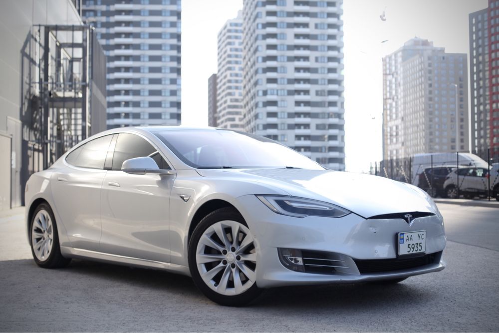 Tesla S 75 D Pnevmo 8міс 17 рік.