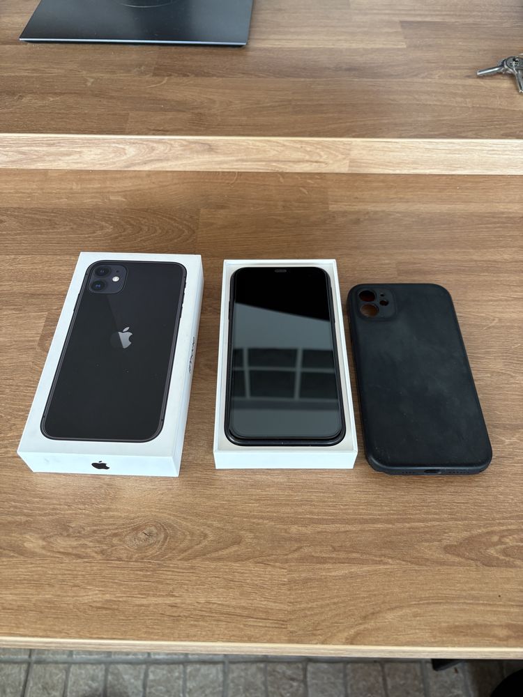 Iphone 11 como novo + capa (poucas marcas de uso)