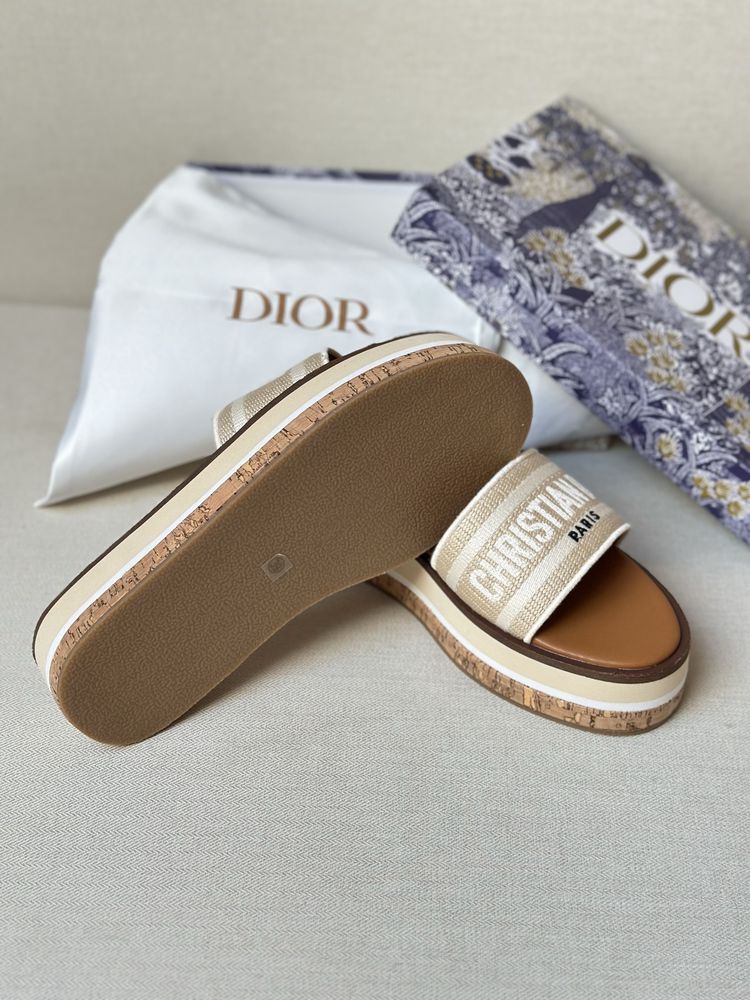 Шлепанцы Dior , тапки Dior, шльопки ,шльопанці  , босоножки