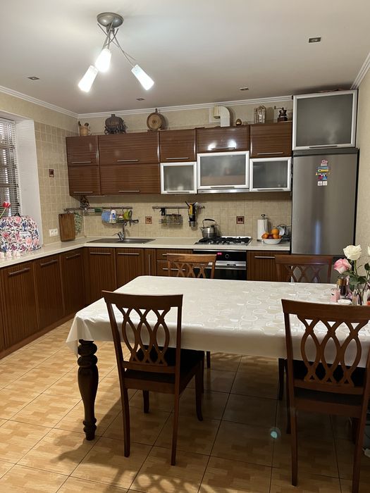 Продам будинок з ремонтом та побутовою технікою150м2