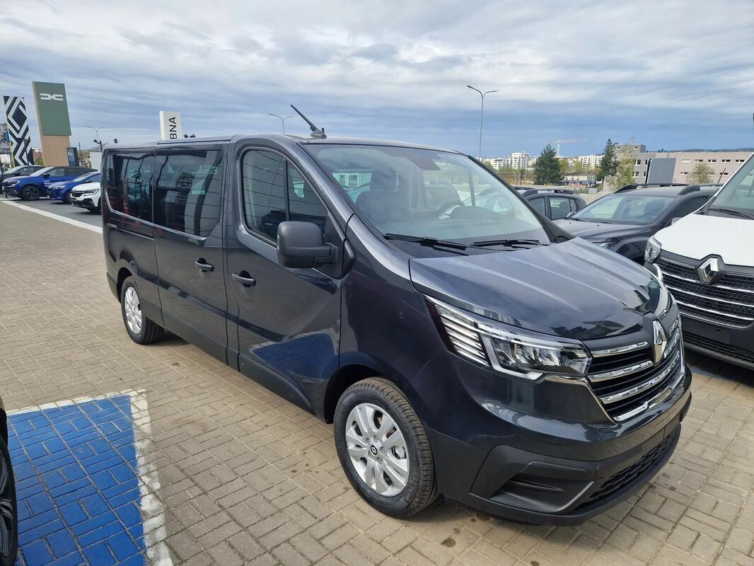 Renault Trafic GDYNIA Grand Equlibre 9 osób, multimedia 8 cali!