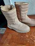 Botas  de senhora em bom estado