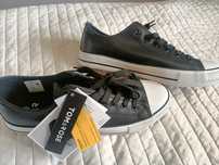 NOWE buty Trampki skórzane 43