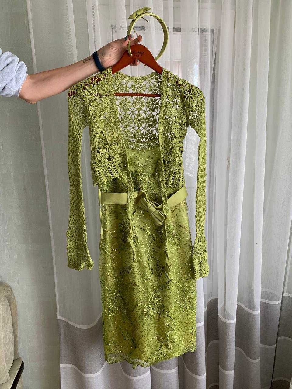 Випускна сукня зеленого кольору
