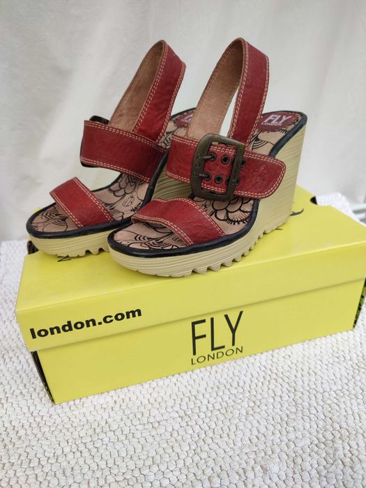 Sandálias da Fly: lindas, raras e como novas!