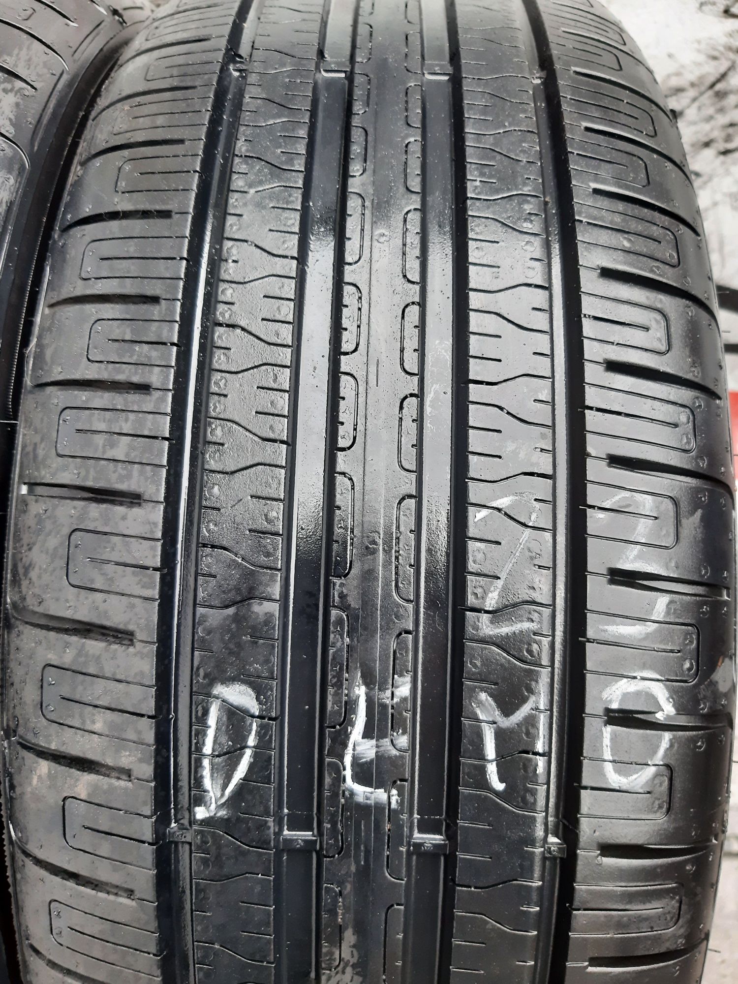 215/45r20 95T Goodyear EfficientGrip Performance