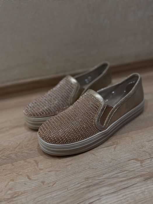Босоніжки золоті фірми sketchers