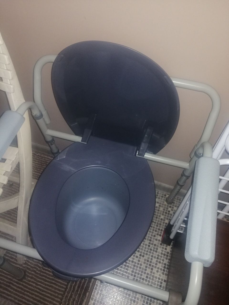 Krzesło toaletowe domowe