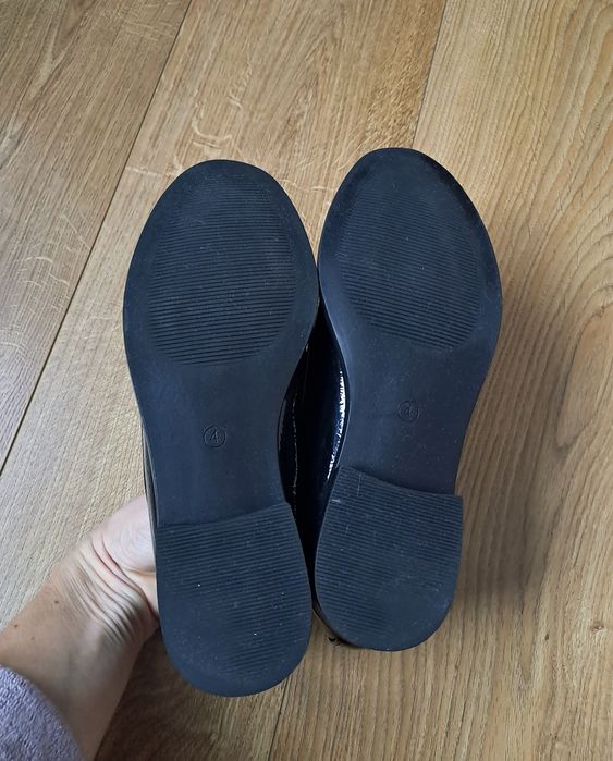 Женские чёрные лаковые туфли лоферы балетки