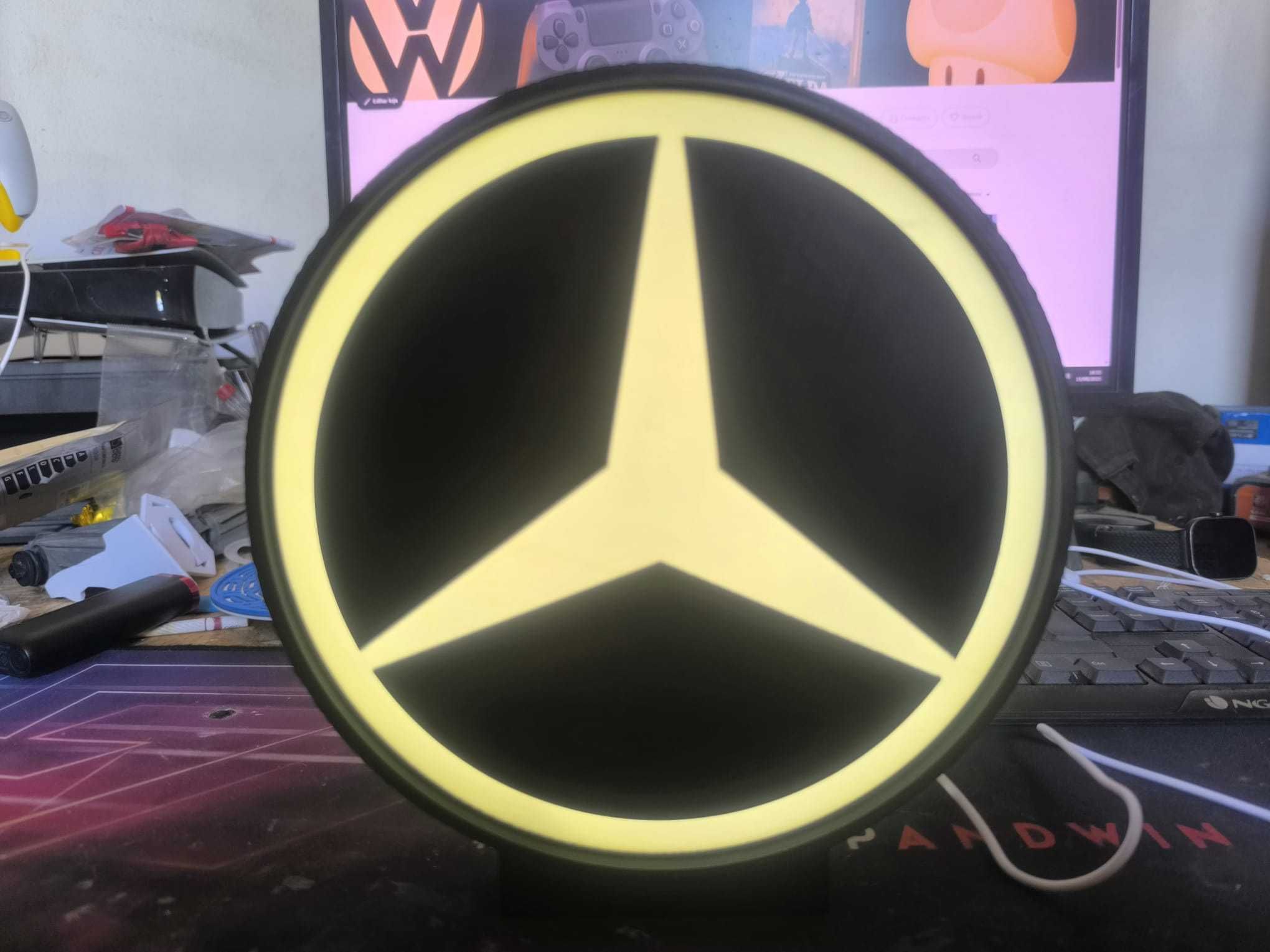 Luminária LED Mercedes-Benz Logo Moderno