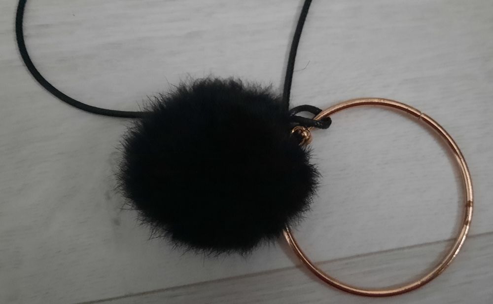 Naszyjnik futerko na rzemyku