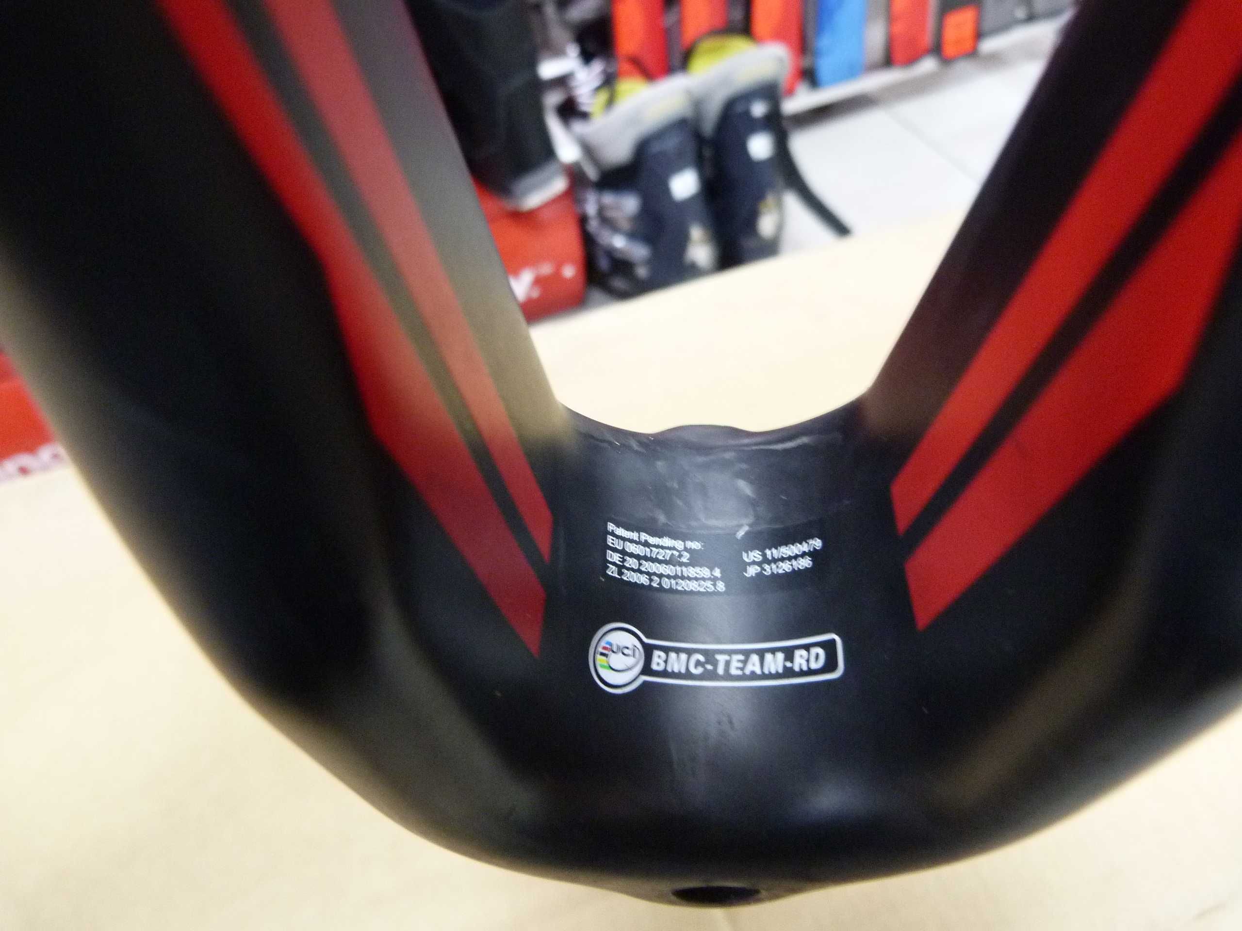 BMC  widelec szosa FULL CARBON  325 gr.