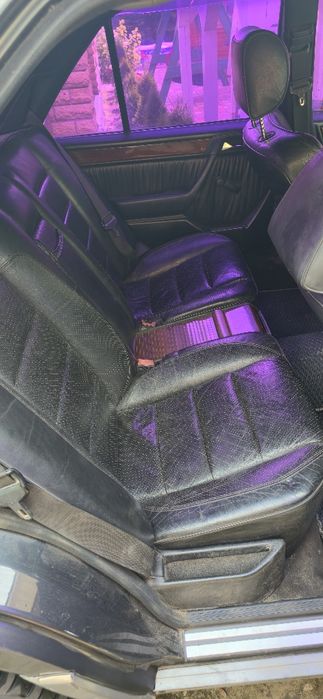 Mercedes Benz 300E