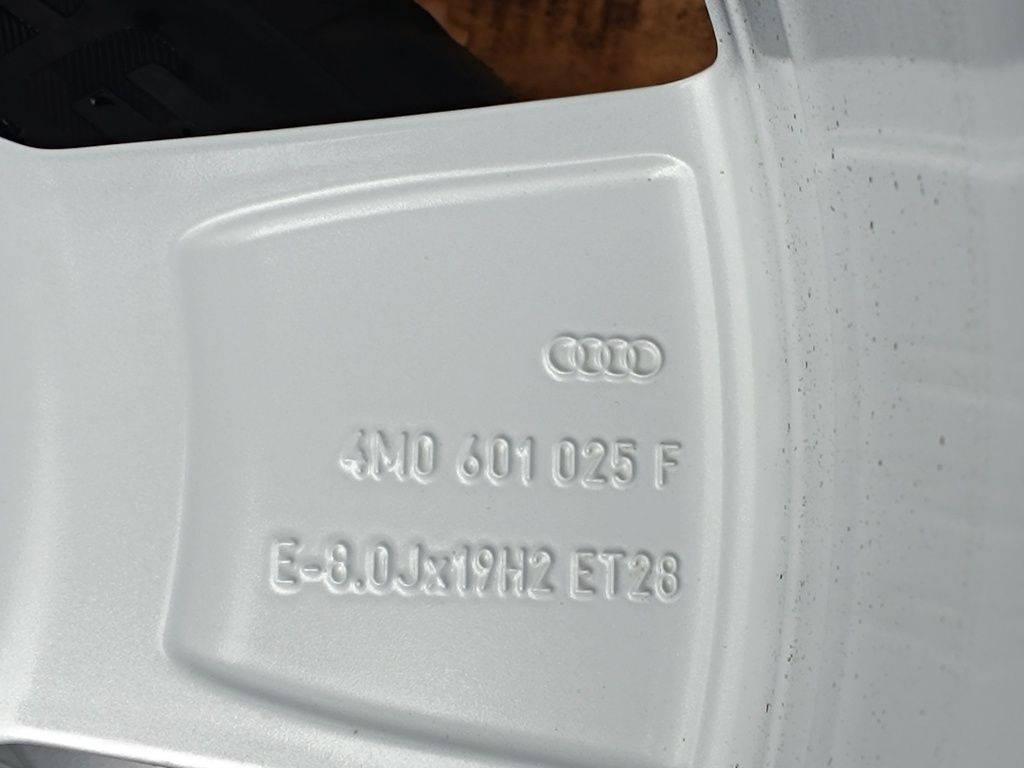 Felgi Aluminiowe Audi Q7 SQ7 Q5 Q3 A5 A6 A7 A8 8.0" x19 5x112 ET28 4M0