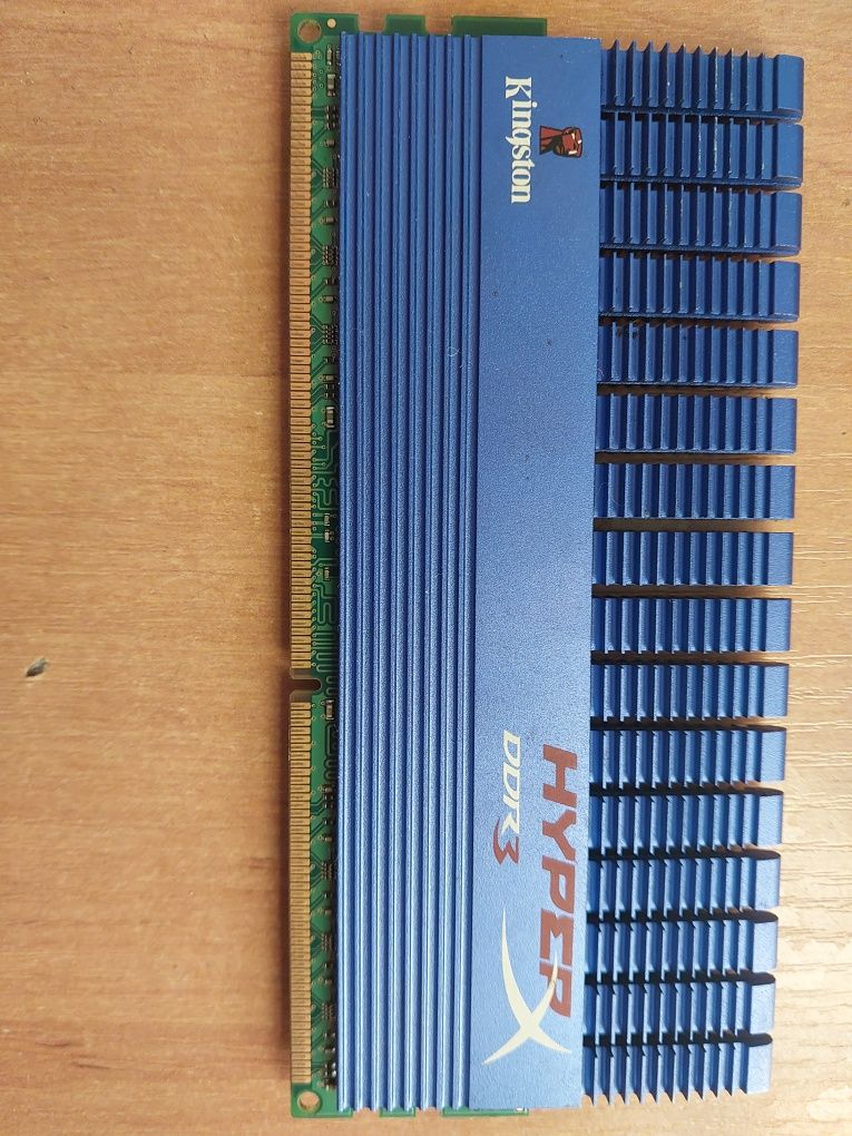 Ігрова оперативна пам'ять Kingston HyperX DDR3 4Gb 1600MHz PC3 12800U