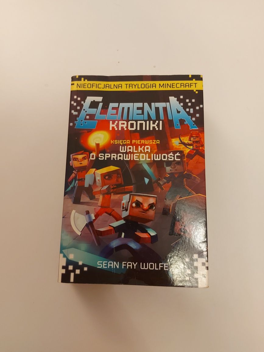 Książka elementia kroniki 1 część