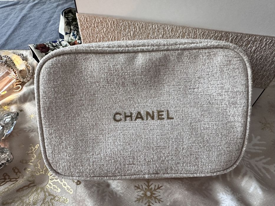 Chanel pouch torebka bag kosmetyczka