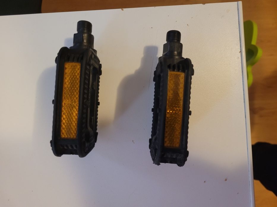 Pedały tanie rowerowe plastikowe