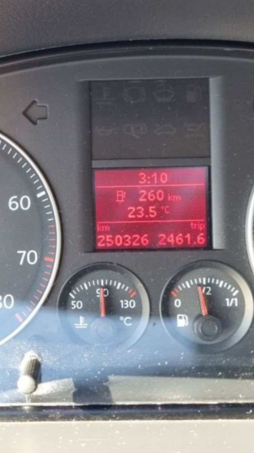 Volkswagen Touran 1,6 benzyna