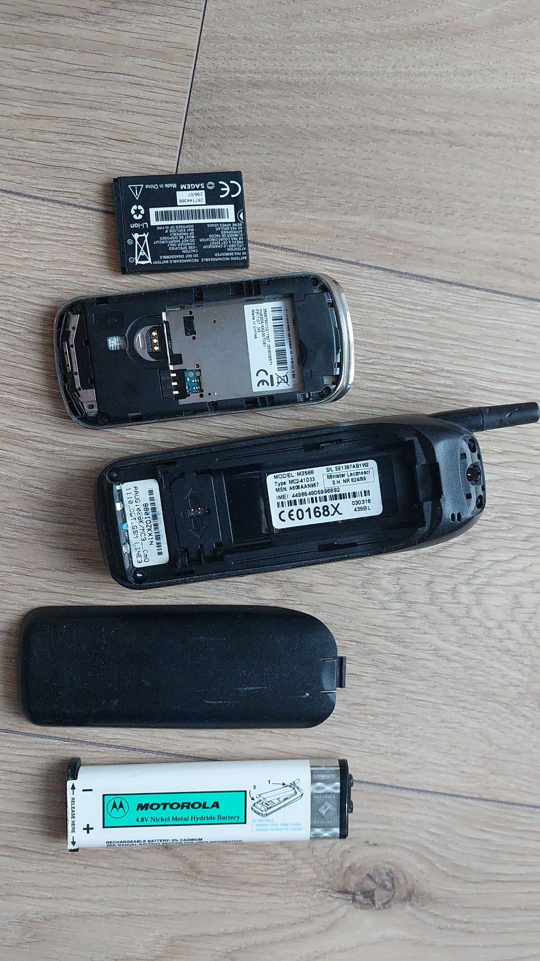 Kolekcjonerskie Motorola M3588 i Sagem