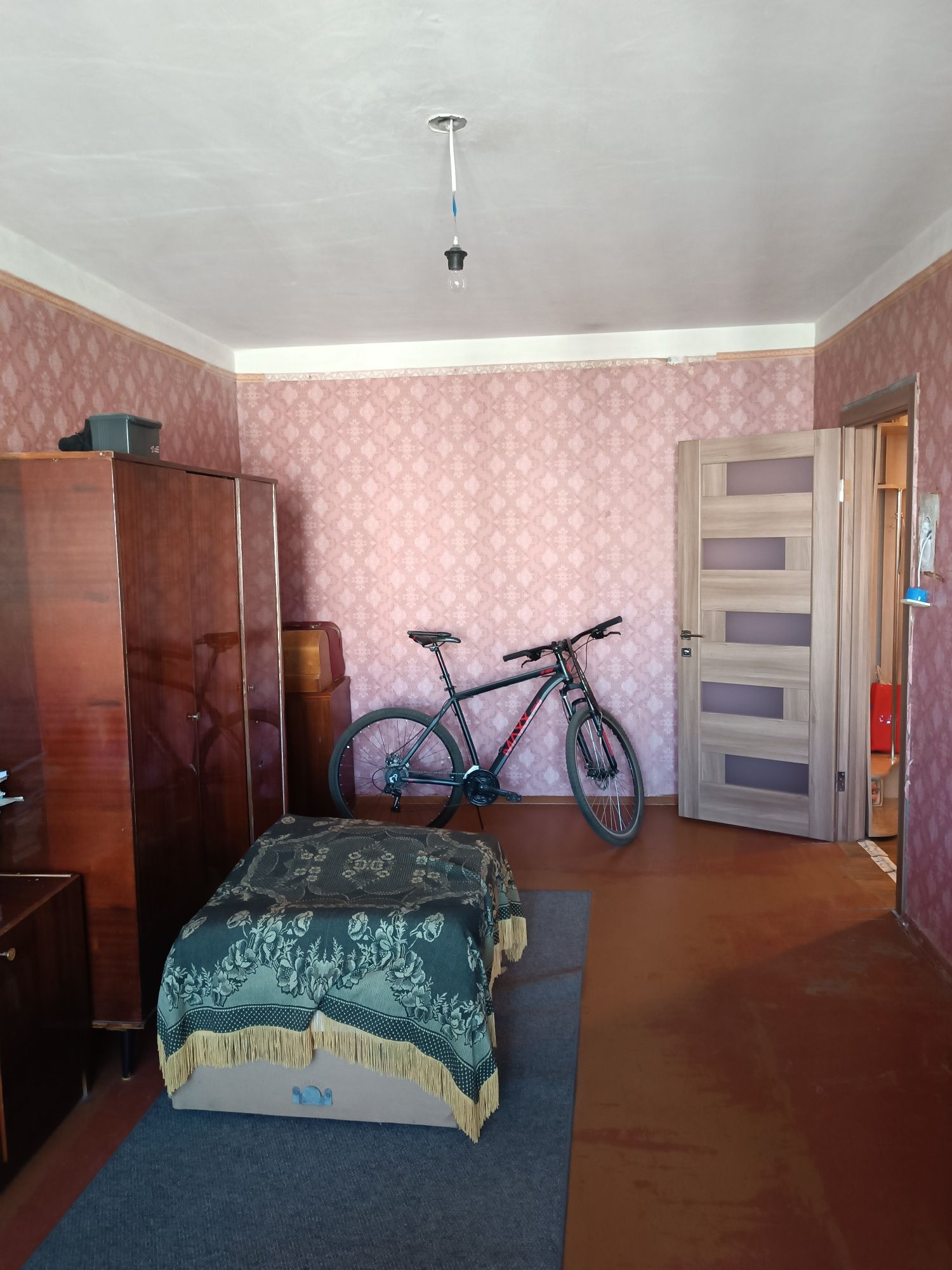 Двокімнатна квартира на Леваневського з частковим ремонтом