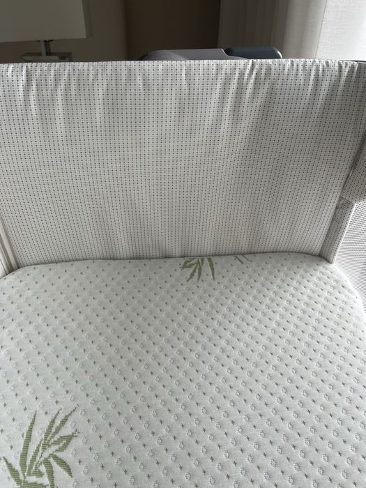 Berço Next to me Magic da Chicco com colchao Bamboo Living