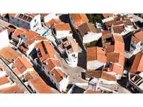 Moradia geminada T2 com 2 suítes no centro de Odeceixe