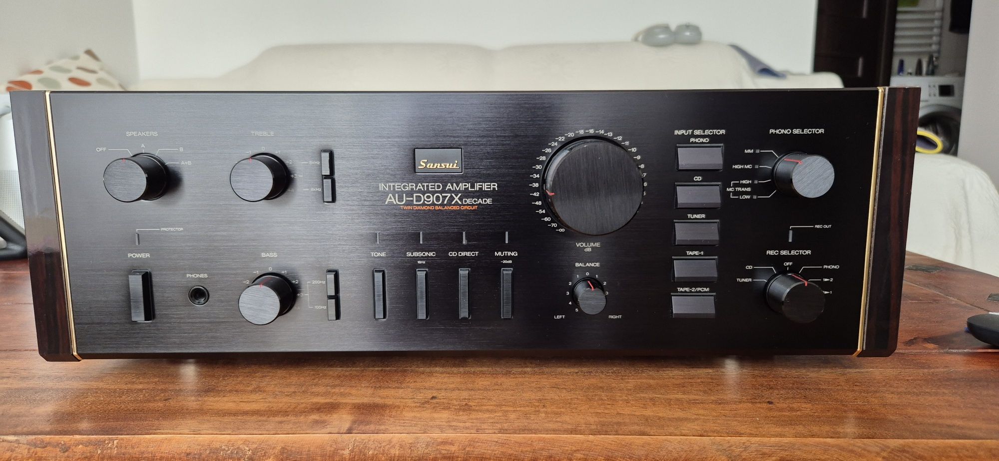 Sansui AU D907X Decade
