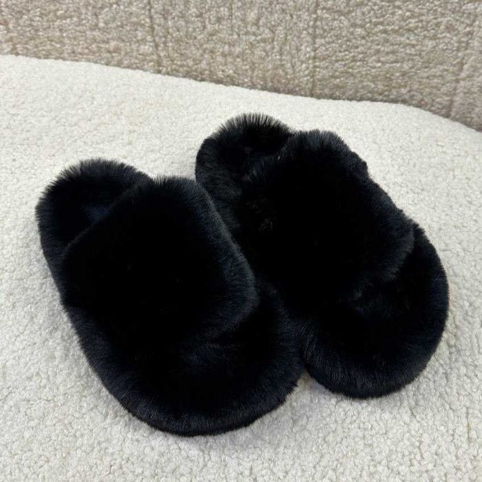 Тапочки з еко хутра, хутряні тапочки, трендові модні тапочки пухнасті