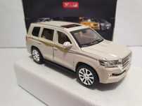 Samochod auto metalowe 1/24 TOYOTA LAND CRUISER die cast XLG swiatlo