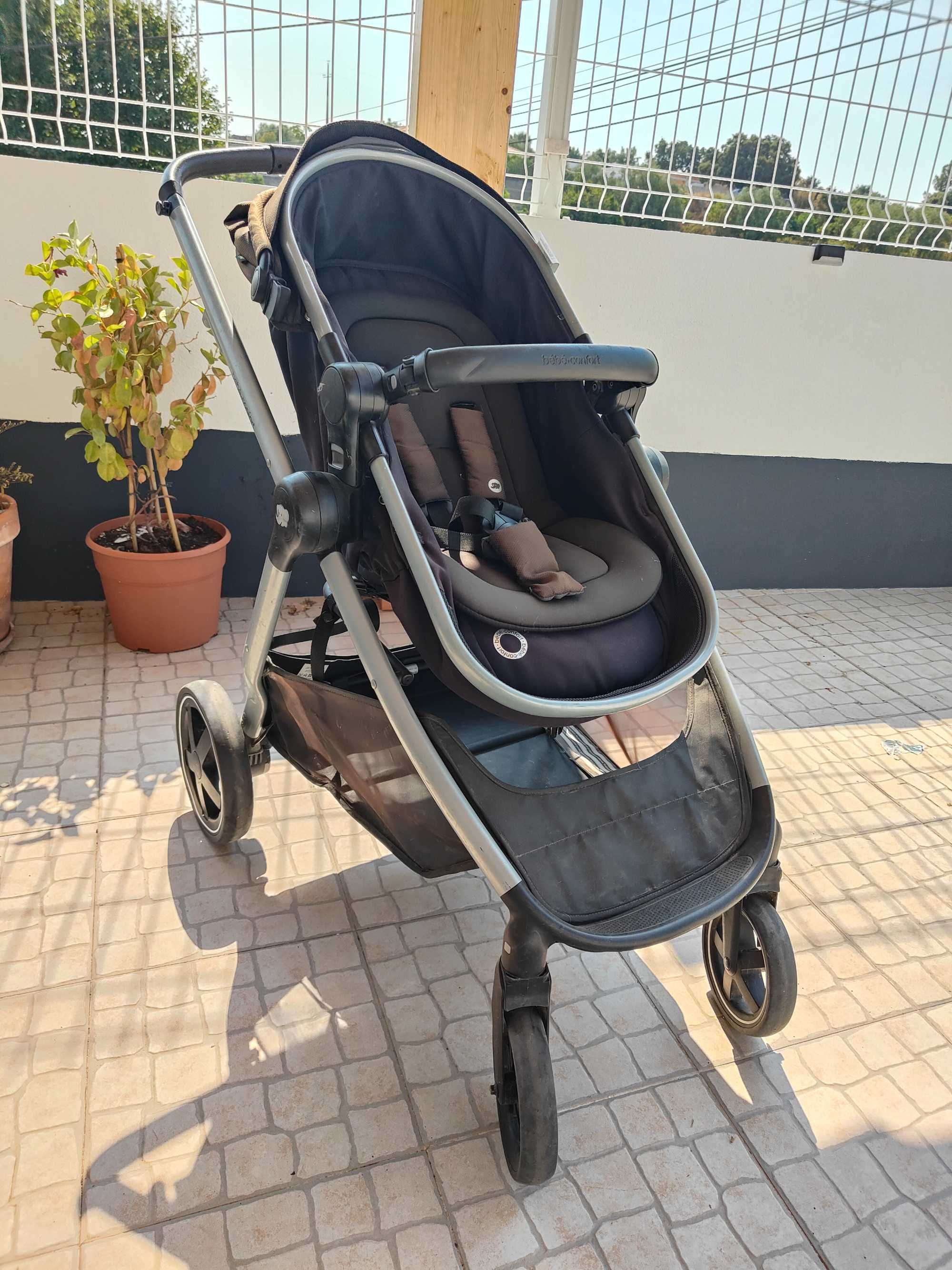 Carro de passeio Maxi Cosi