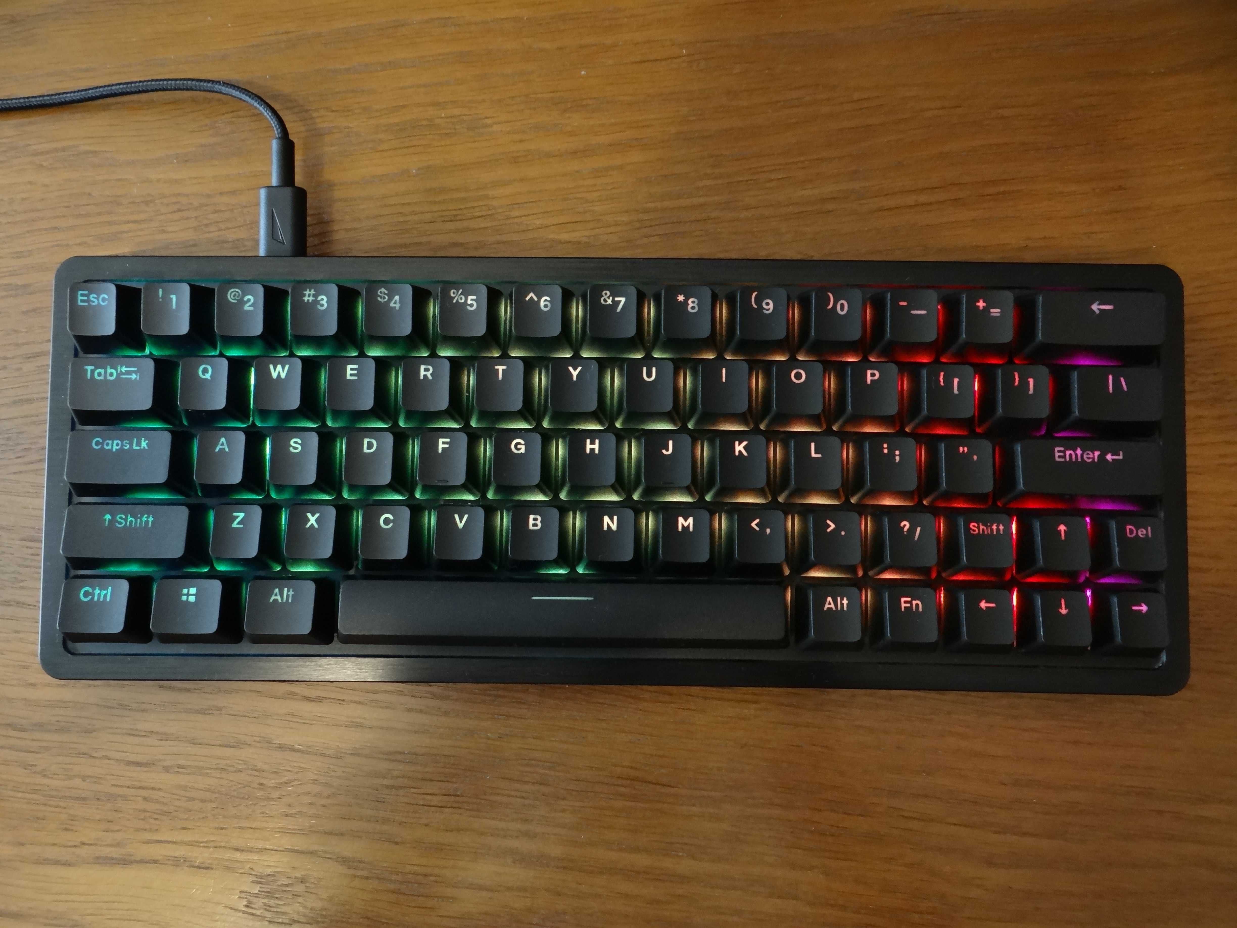 Teclado MOUNTAIN Everest 60