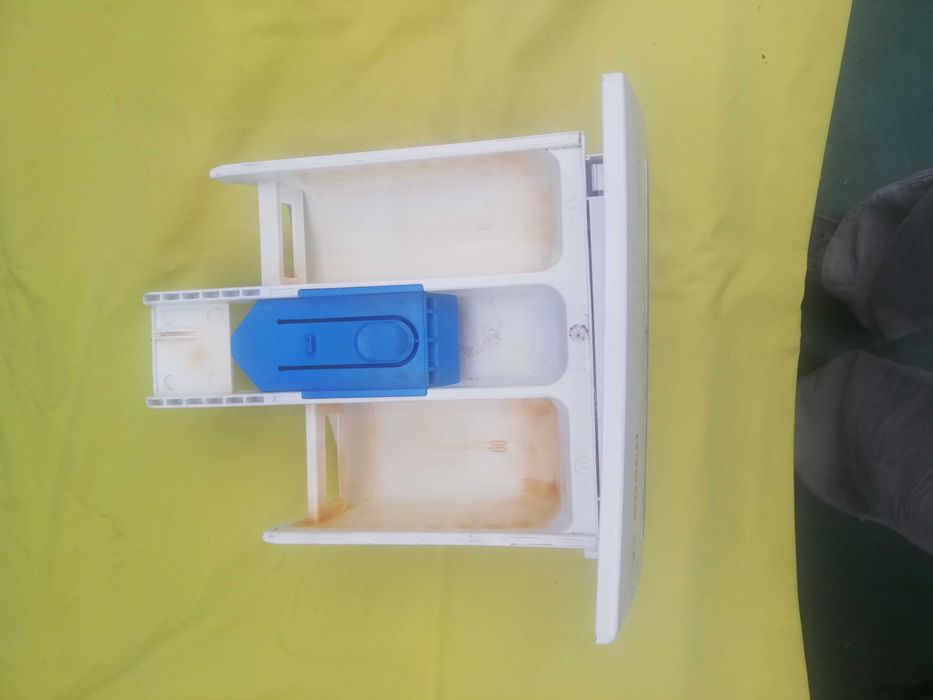 pojemnik na proszek do pralki wraz z obudową