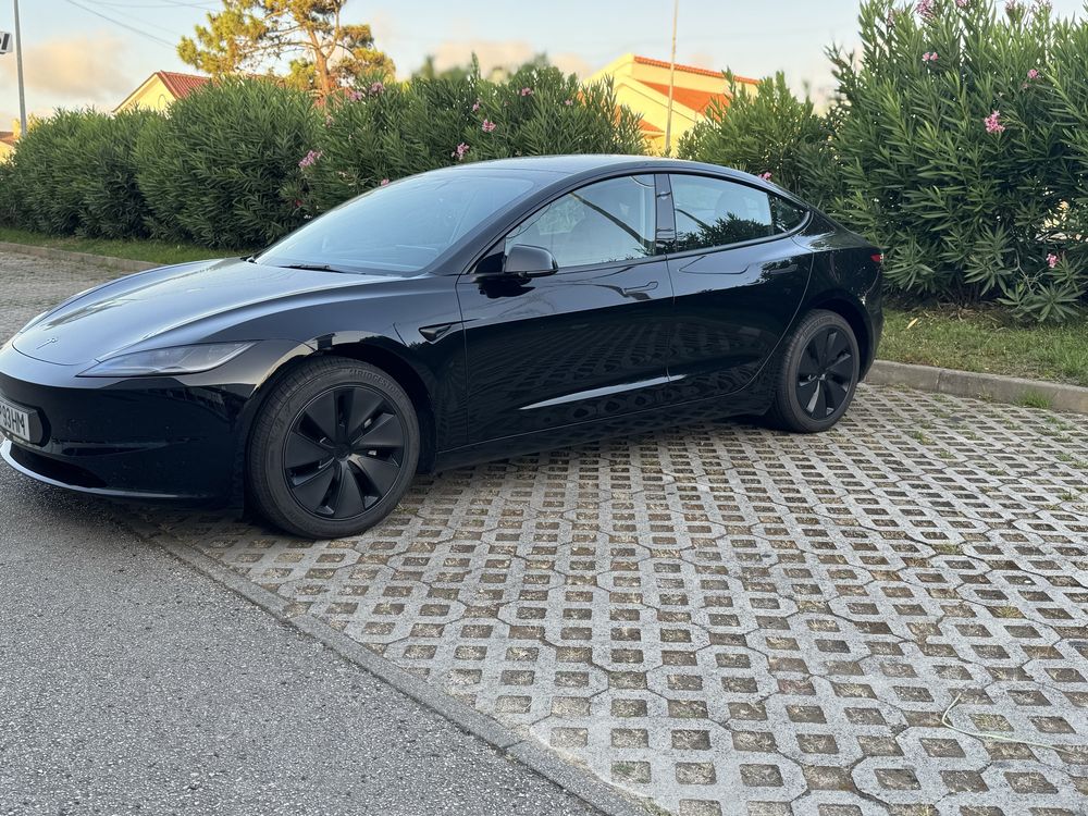 Tesla Model 3 tração traseira dez 2024