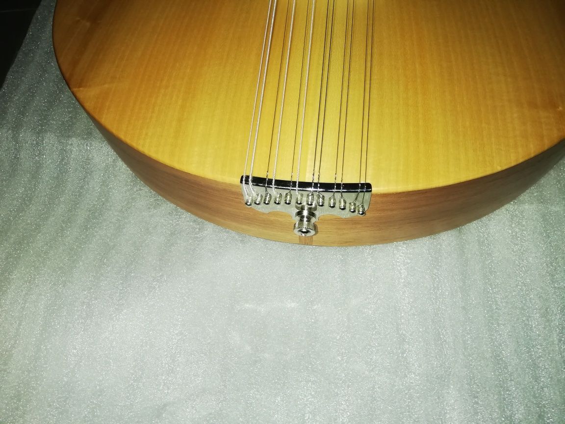 Guitarra de fado estilo Coimbra