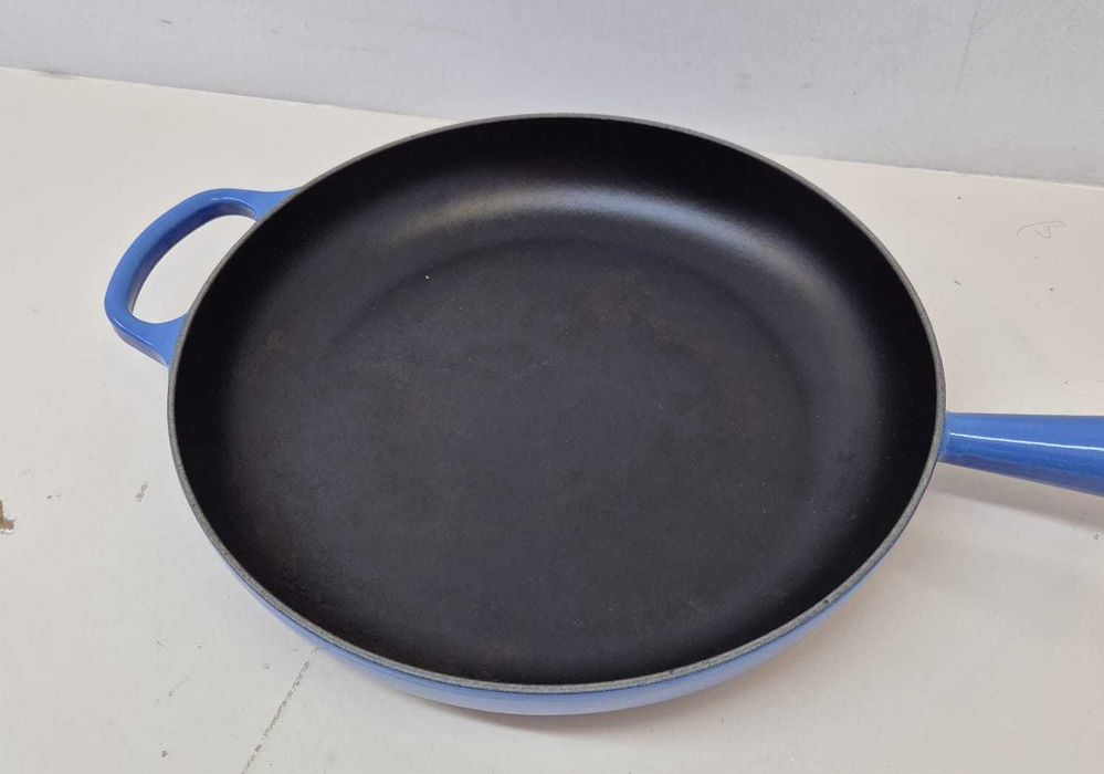 Patelnia żeliwna z drewnianym uchwytem Le Creuset