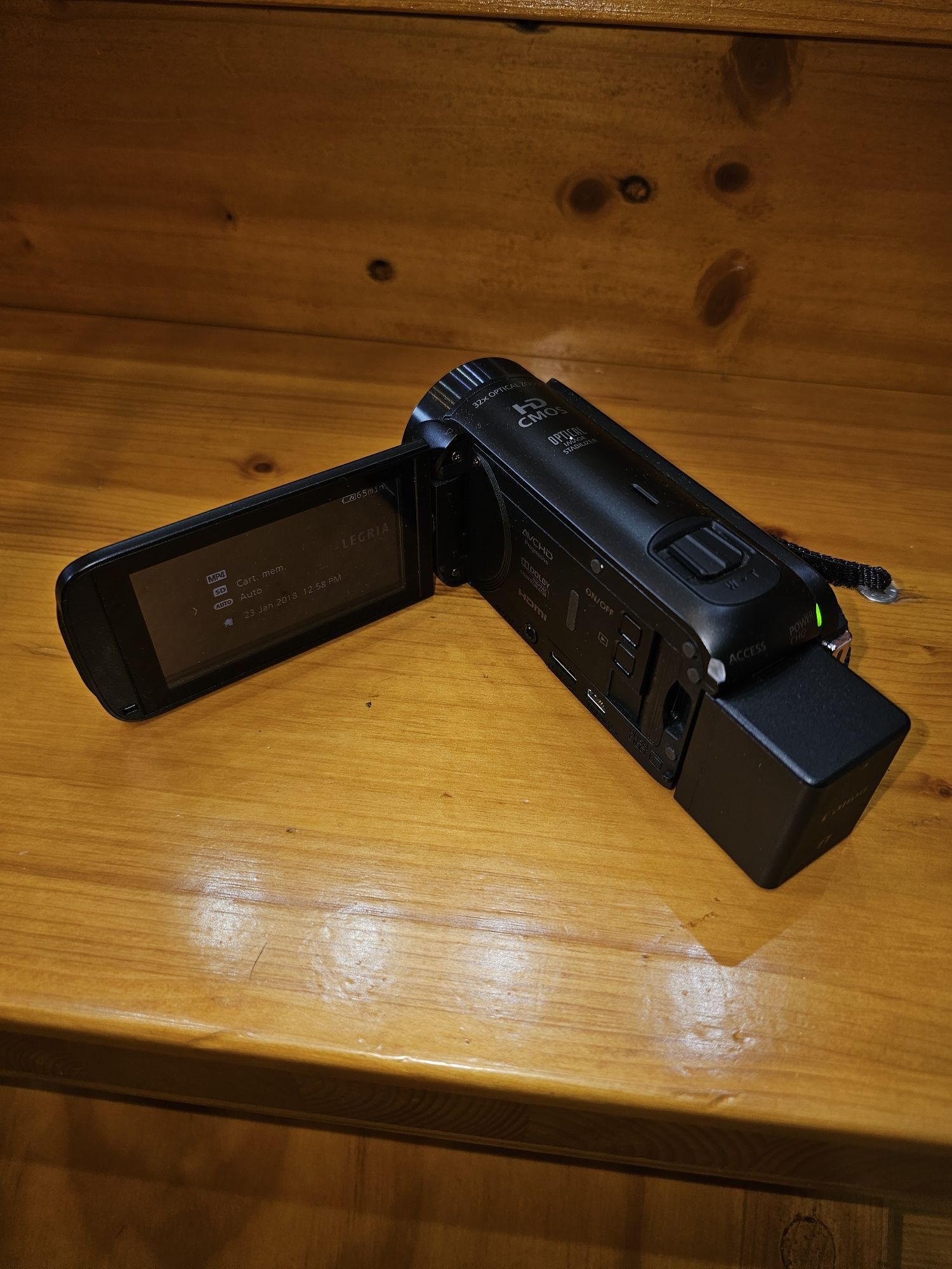 Câmara Canon Legria HFR806