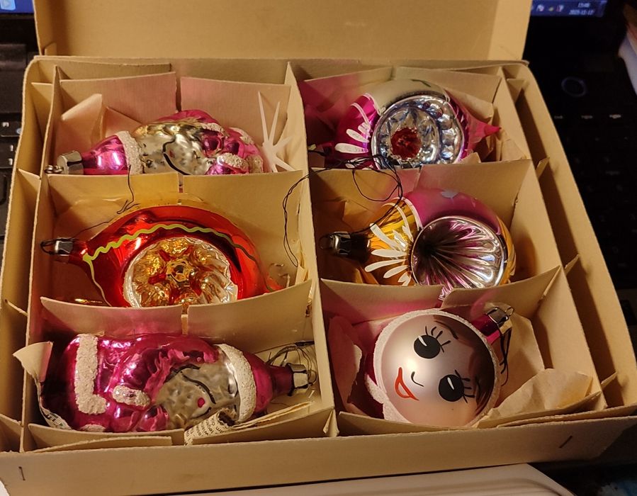 Bombki choinkowe z okresu PRL-U.