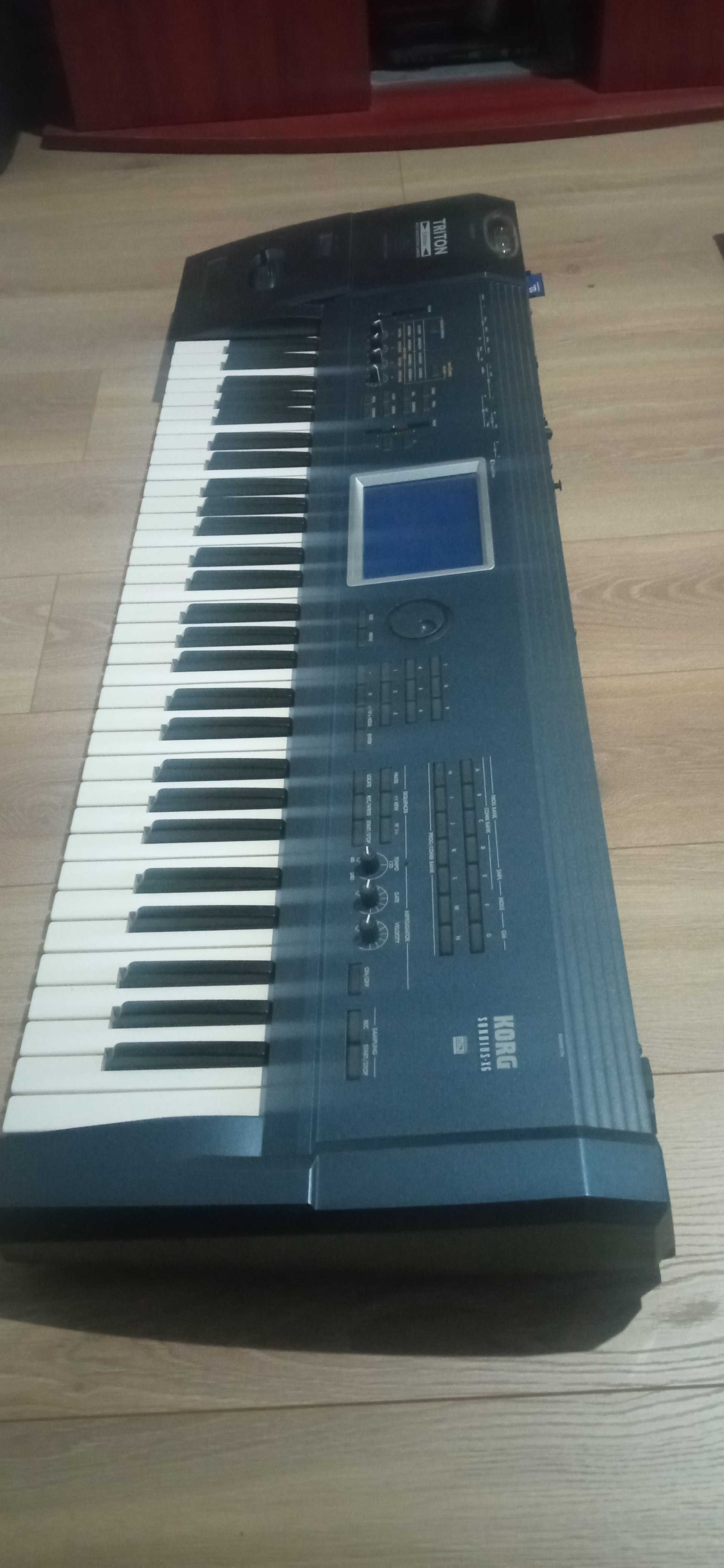 Korg Triton Extreme + MOSS + 96RAM