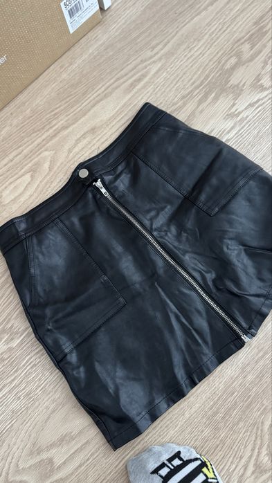 Спідниця з єкошкіри високої якості в ідеальному стані