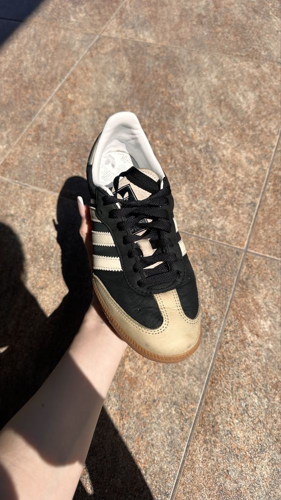 Adidas Samba.Жіночі розмір 40.В чорному кольорі