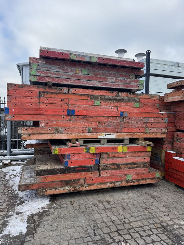 Szalunki ścienne Peri Trio, 110m2