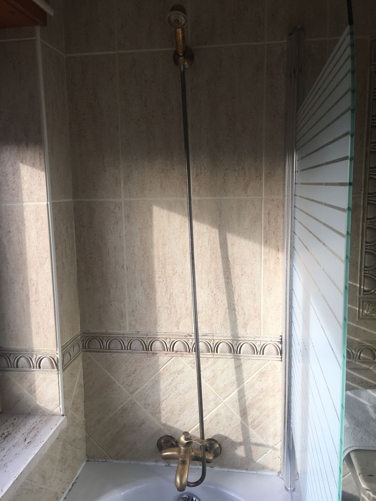 OPORTUNIDADE - Banheira hidromassagem + Resguardo + torneira